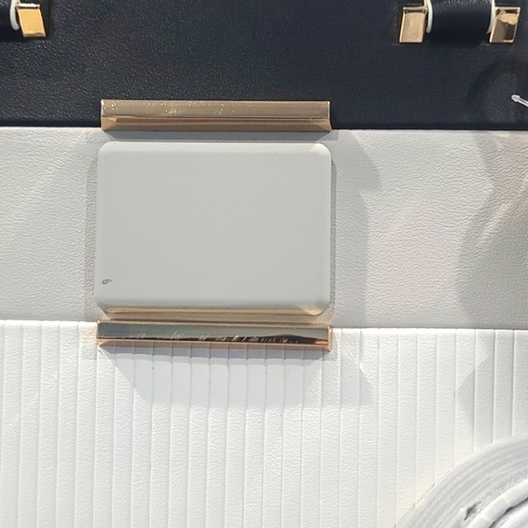 🆕Alessia Massimo Colorblock Top Handle Bag - Black / White / Grey NWT's - Picture 12 of 12